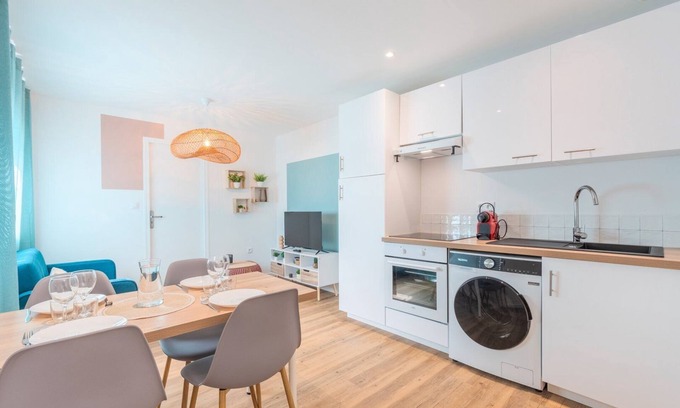 Roubaix Apartment | Convenient 1 Bedroom Apartment with Spa & Parking Access