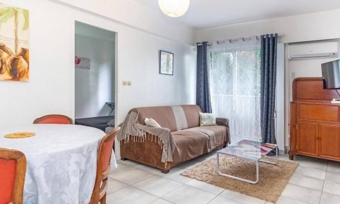 Saint-Denis Apartment | Guest Rated 10/10: Family-Friendly Vrbo Retreat with Spa