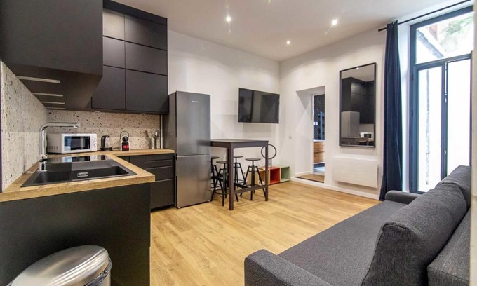 6th Arrondissement Apartment | Inviting 1BR Apartment in Marseille Préfecture - Family Friendly