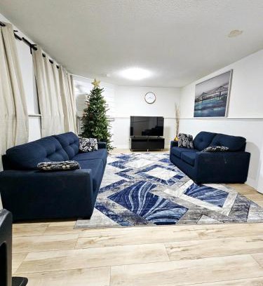 Westminster Apartment | 1 Bedroom Apartment with Living Room and Full Washroom to yourself alone and a private car park