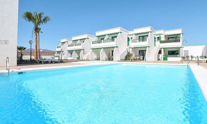 Los Pocillos Apartment | Cozy 1 Bedroom Apartment with Wifi in Puerto del Carmen