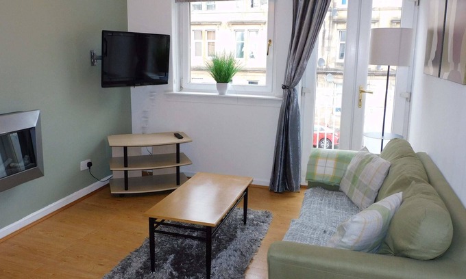 Shawlands Apartment | 1 Bedroom Apt in Glasgow's Southside, close to bars and restaurants
