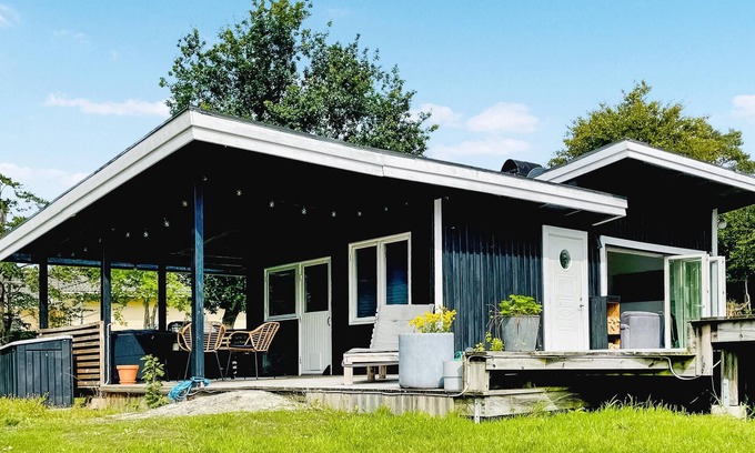 Ronneby House | Escape Daily Life: Relaxing Stay by the Fjord Awaits