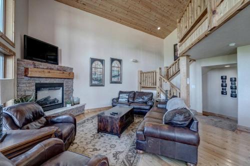 Deadwood Ski Chalet | Cozy Holy Terror Chalet at Terry Peak Ski Resort