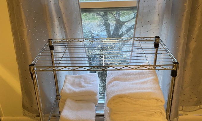 Jefferson City Cottage | Cozy Cottage Loft with Free Parking & Top Guest Rating