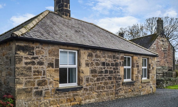 Lesbury Cottage | Exceptional 1 Bedroom Stay in Lesbury Near Alnwick
