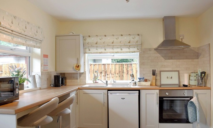 Staithes Cottage | Top-Rated 1 Bedroom Stay in Saltburn-by-Sea with Ocean View