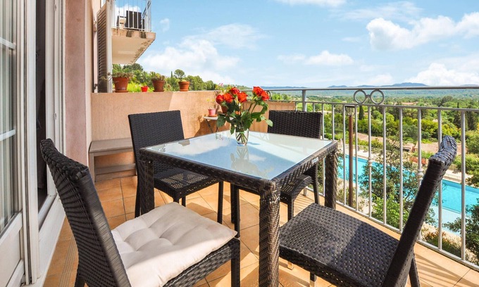 Callian Apartment | Discover Your Perfect Getaway in Idyllic Surroundings