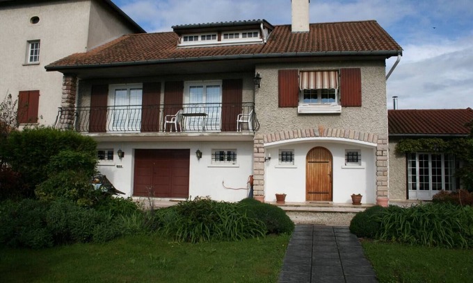 Tournus House | Top-Rated 1 Bedroom House in Tournus, Steps from Center