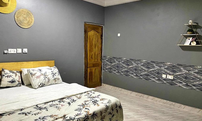 Tamale House | Cozy Tamaniroom: Private 1-Bed Retreat for Families