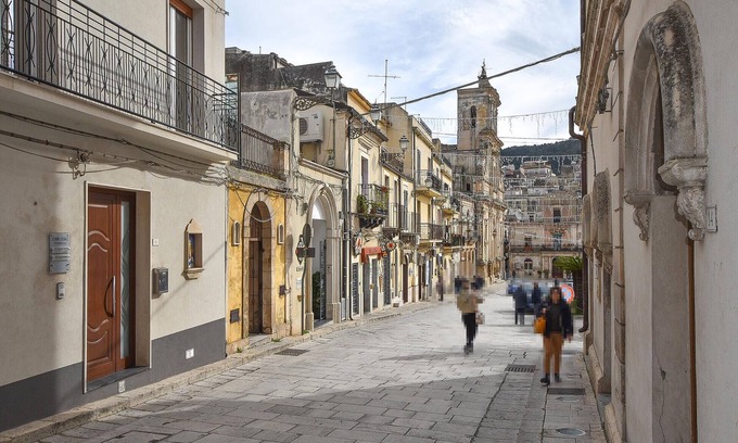 Chiaramonte Gulfi Apartment | Cozy 1 Bedroom Retreat in Chiaramonte Gulfi Awaits You