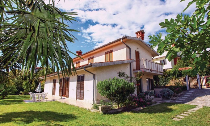 Portoroz Apartment | Ideal 1 Bedroom Retreat in Portoroz with Ocean View