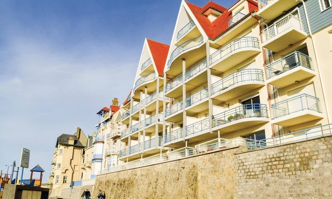 Wimereux Apartment | Unforgettable Ocean Views Await at Our Vacation Apartment