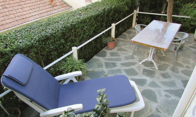 Bastia Apartment | Inviting Oceanfront Apartment with Spa and Breakfast