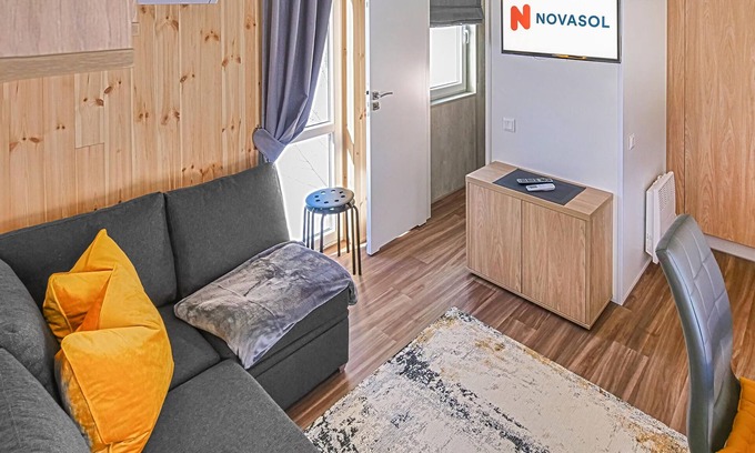 Wildenranna House | Cozy 1 Bedroom Retreat in Untergriesbach with Lake View