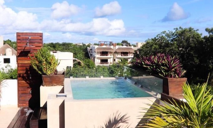 La Veleta House | Elegant Penthouse Retreat with Jacuzzi and Private Pool