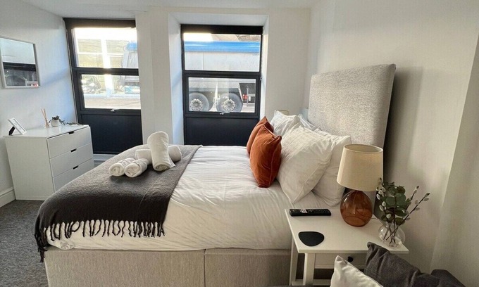 Hereford Apartment | Top-Rated 1 Bedroom Studio in Hereford with Kitchen & Kids Amenities