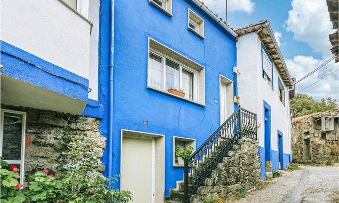 O Savinao House | Cozy 1 Bedroom Home in Galicia with Pool & Pet Friendly