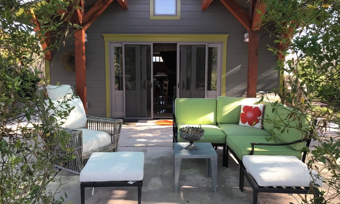 Sonoma House | 1-bedroom vacation guest cottage minutes from the famous Sonoma square