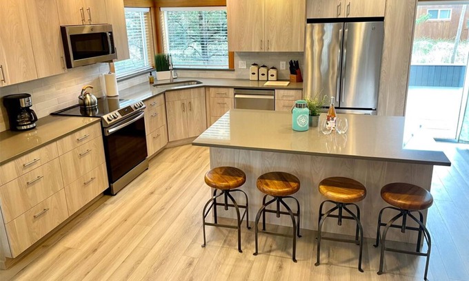 Kiwanda Shores House | Beachside Haven: Sleeps 12, Game Room & Ocean Views