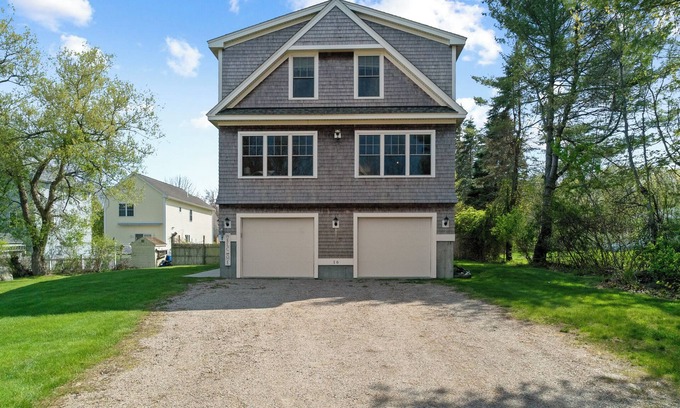 York Beach House | Just Steps from the Beach with Scenic Deck and Pool
