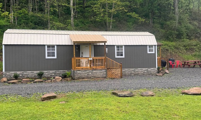 Freeman Cabin | Explore the Hatfield McCoy Trails: 1 BR Cabin Retreat