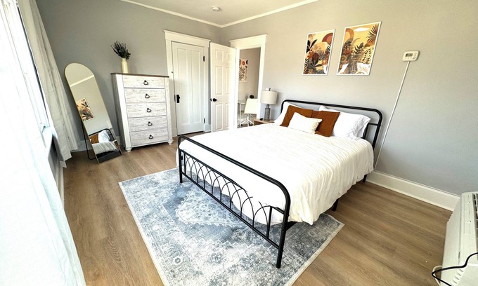 Westwood Apartment | 1-BR Cincinnati Retreat | Perfect for Relaxation