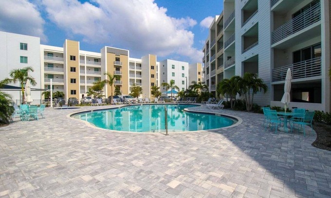 North Trail Condo | Relaxing Retreat with Pool, Steps from Beach in Sarasota