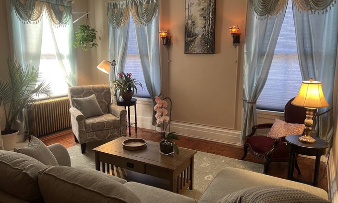 Poughkeepsie Apartment | Cozy Victorian Apartment in Prime City Location - Sleeps 4