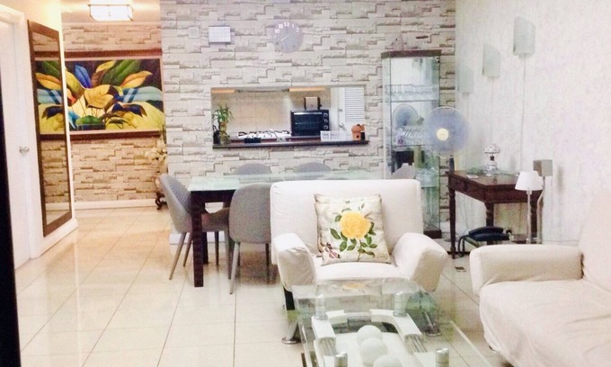 Barangay 670 Apartment | Cozy 1-BR Robinson Place Residences with Private Pool