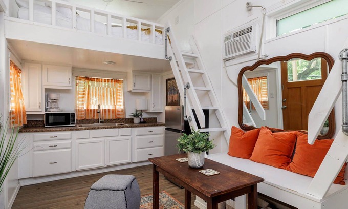 South Lamar House | 1 br, South Austin, Eco Friendly | Yellowstar
