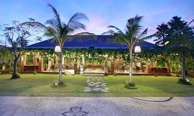 By Pass Ngurah Rai Villa | Private Pool 1 BR Suite Villa with Free Airport Transfers