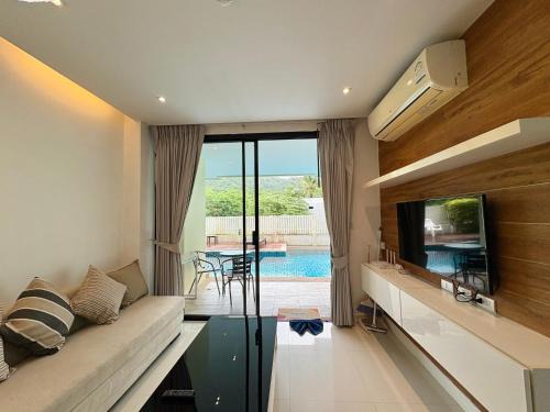 Nai Harn Apartment | Explore The Lago Nai Harn: Family Pool Retreat Awaits