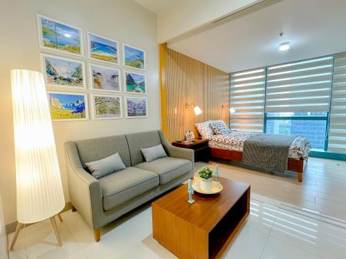 Pinagsama Apartment | Cozy 1 BR Uptown BGC Condo with Pool and Netflix