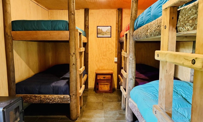 Colbun Cabin | Mountain Cabin with Hot Tub for 20 Guests - Family-Friendly
