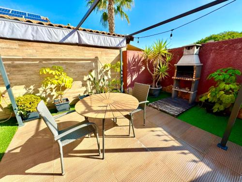 Puerto Marino Apartment | Family-Friendly Casa y Jardín near Gran Alacant Beach