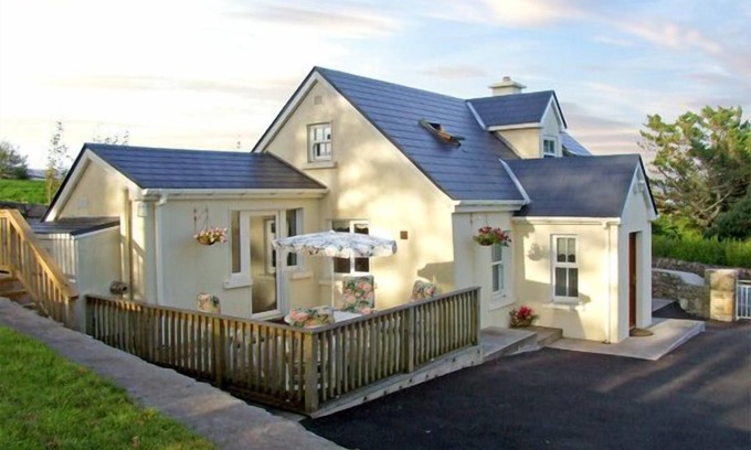 Kilkieran Cottage | Family-Friendly Clancy Cottages in Scenic Kilkieran
