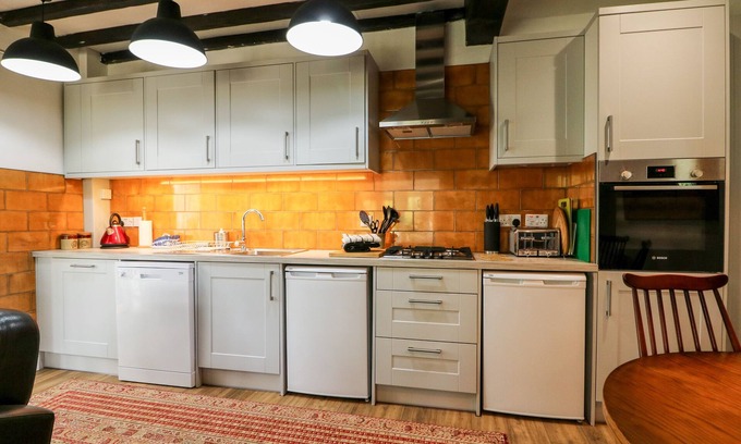 Louth Cottage | 1 Eastview