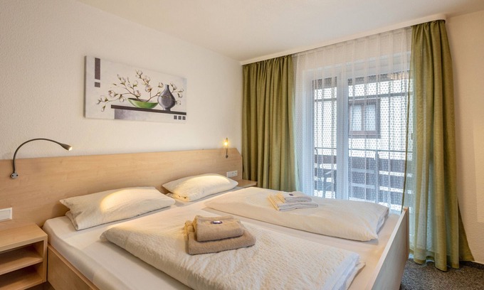 Hoechenschwand Apartment | Cozy Sonnenblume Retreat: Pet-Friendly, Kitchen & Spa