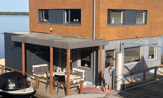 Vetschau/Spreewald Boat Rental | Experience the Unique Möwe 1 - Floating Home at Gräbendorfer See