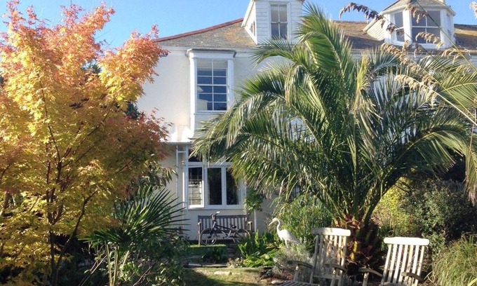 Falmouth House | Exceptional 5-Star Stay at 1 Florence Place for Families