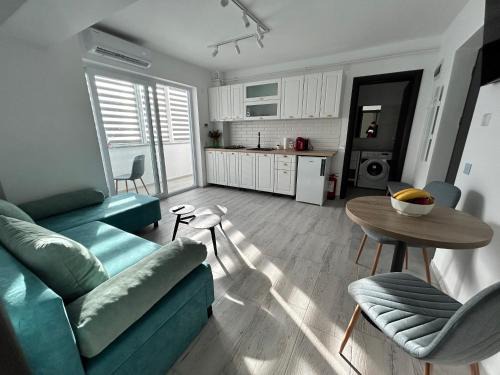 Craiova Apartment | Experience 1 Mai Park Apartments: Guest Rated 9.9/10