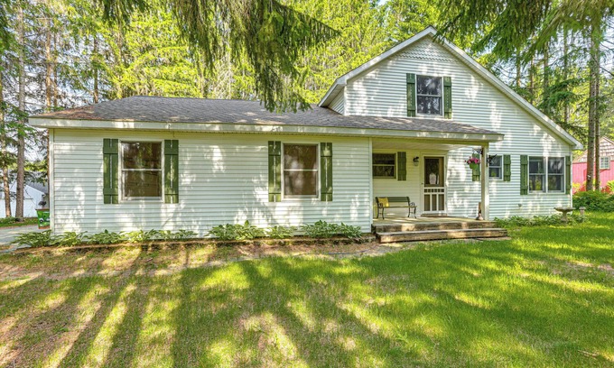 Cadillac House | < 1 Mi to ATV Trails: Cadillac Golf Retreat!