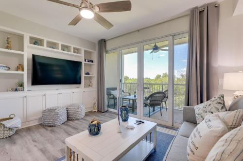 Ruskin House | Relaxing Coastal-Zen Retreat Near the Beach with Hot Tub