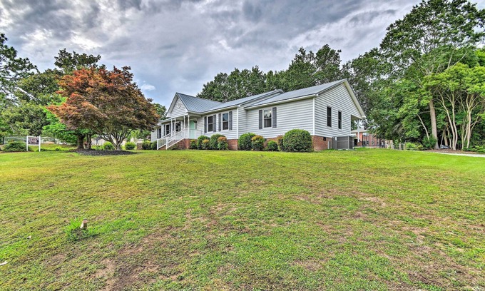 Lillington House | Pet-Friendly Lillington Home, Steps from Cape Fear River!