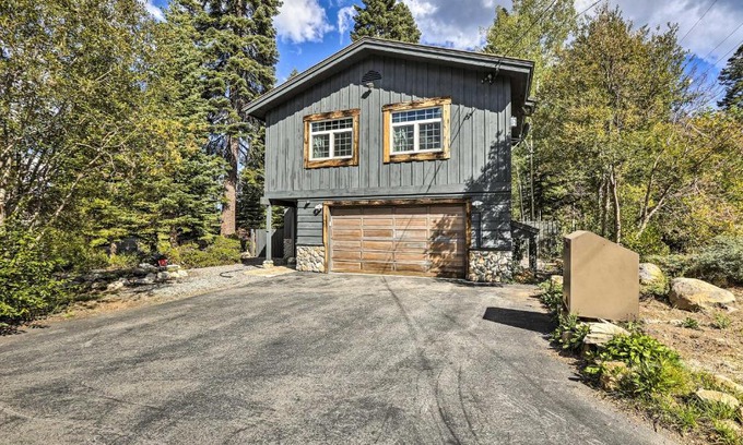 Comstock Acres House | Tranquil Tahoe City Getaway - Pet & Child Friendly Retreat