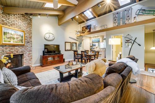 Incline Village Apartment | Cozy Tahoe Condo Near Diamond Peak Ski Resort – 4-Star Stay