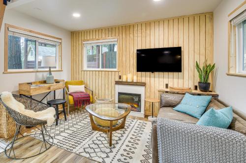 Crestline Apartment | Relaxing Crestline Retreat with Private Hot Tub Awaits!