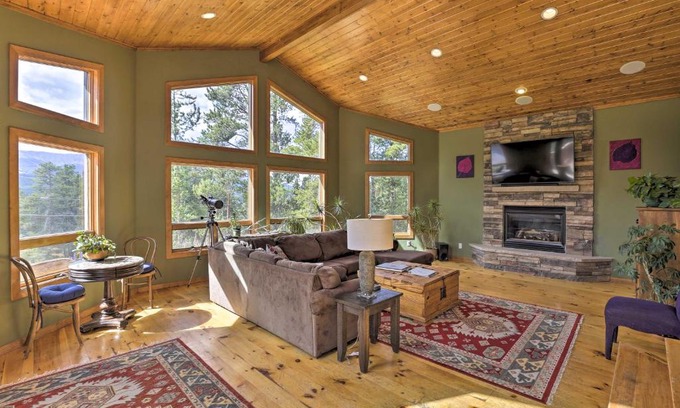 Breckenridge Heights House | Relaxing Breck Home with Hot Tub, Views & 10/10 Guest Rating