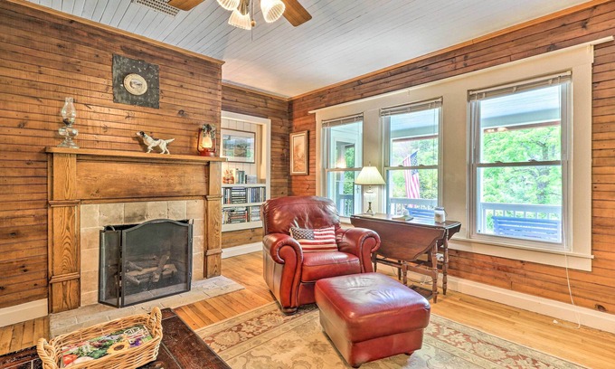 Crumpler House | Charming Crumpler Getaway with Kitchen & Fire Pit!